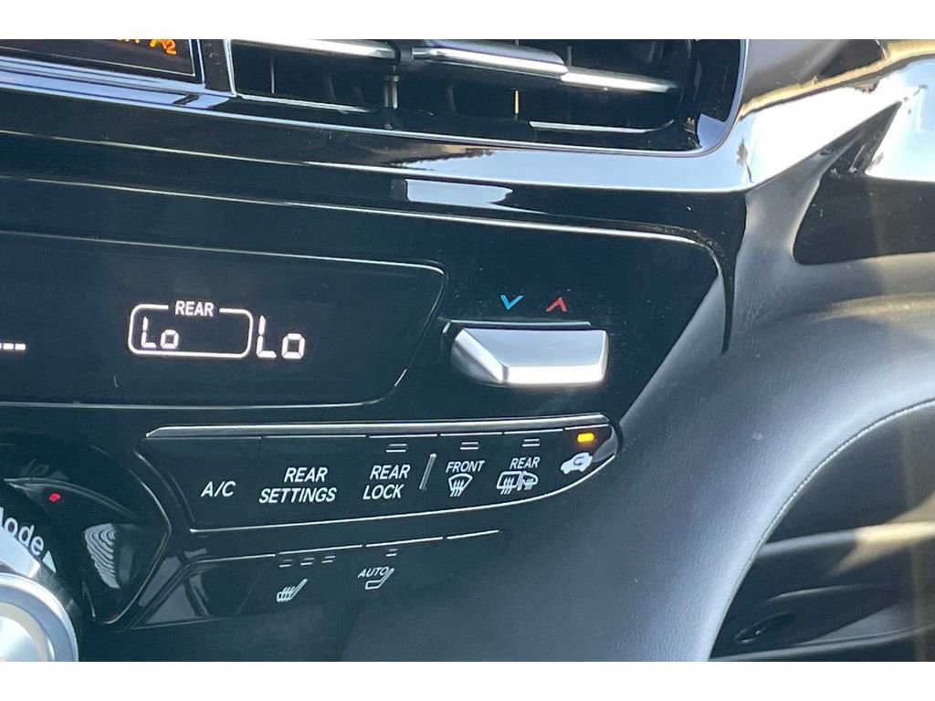 Certified 2025 Acura MDX FWD w/ Technology Package image 30