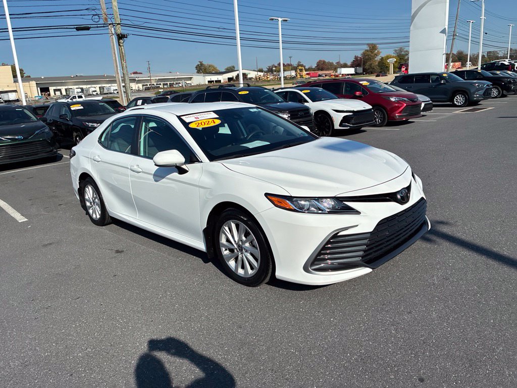 Used 2024 Toyota Camry LE FWD image 2