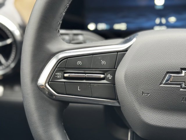 Used 2025 Chevrolet Equinox ACTIV image 25