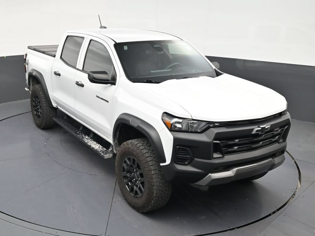 Used 2024 Chevrolet Colorado Trail Boss w/ Advanced Trailering Package AWD/4WD image 18