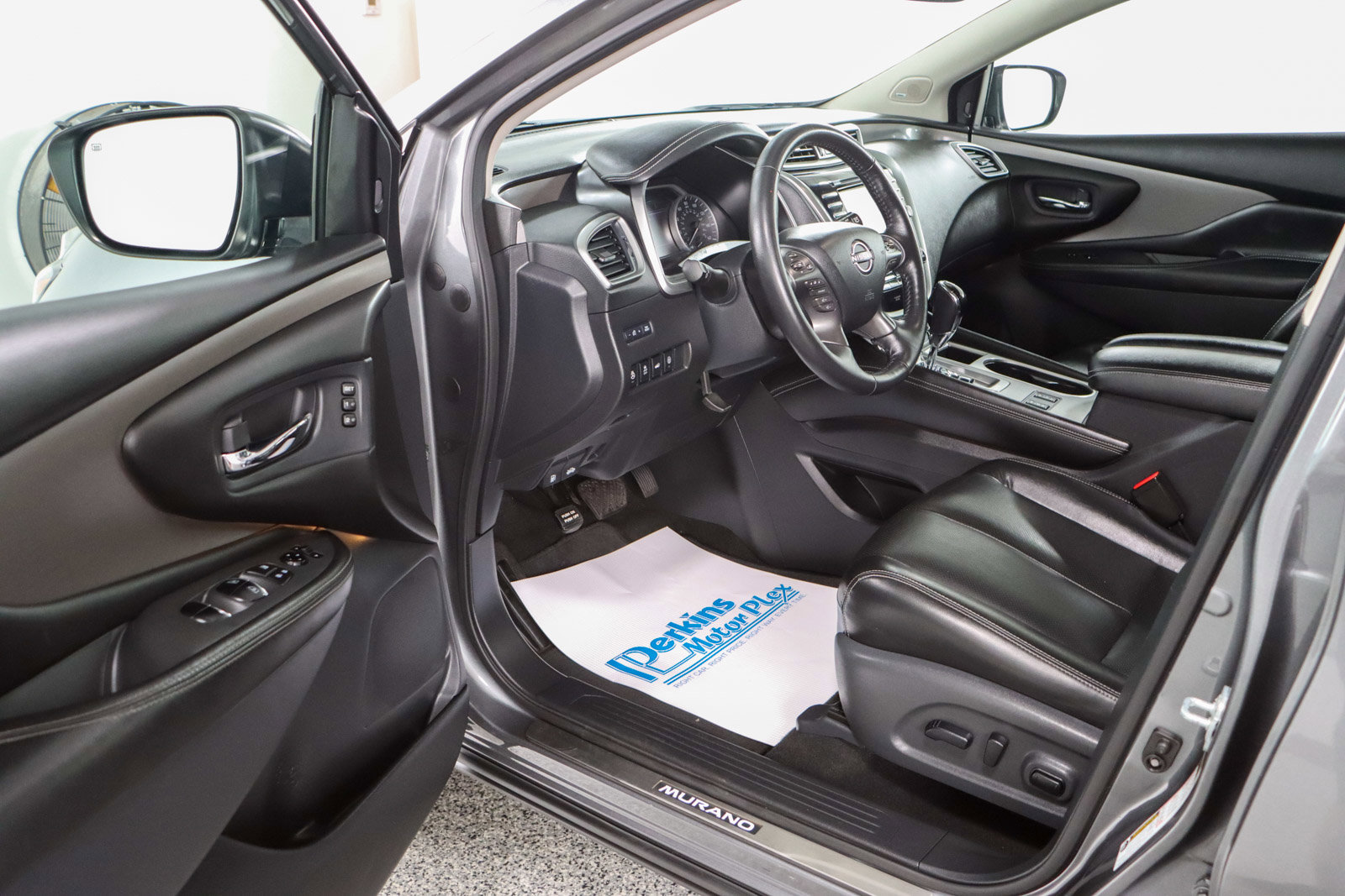 Used 2023 Nissan Murano SL w/ SL Moonroof Package image 3