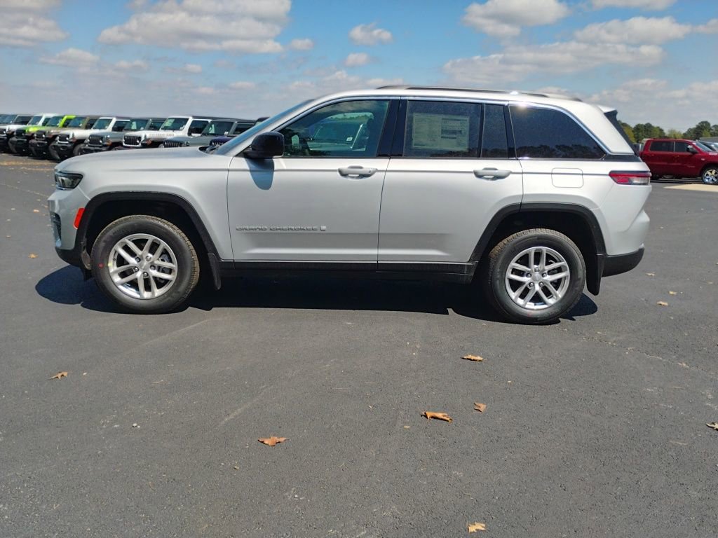 New 2026 Jeep Grand Cherokee Laredo X image 8