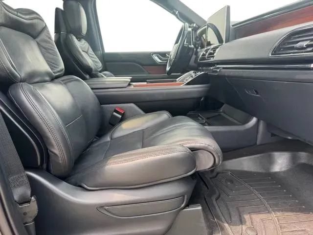 Used 2023 Lincoln Navigator L Reserve AWD/4WD image 14