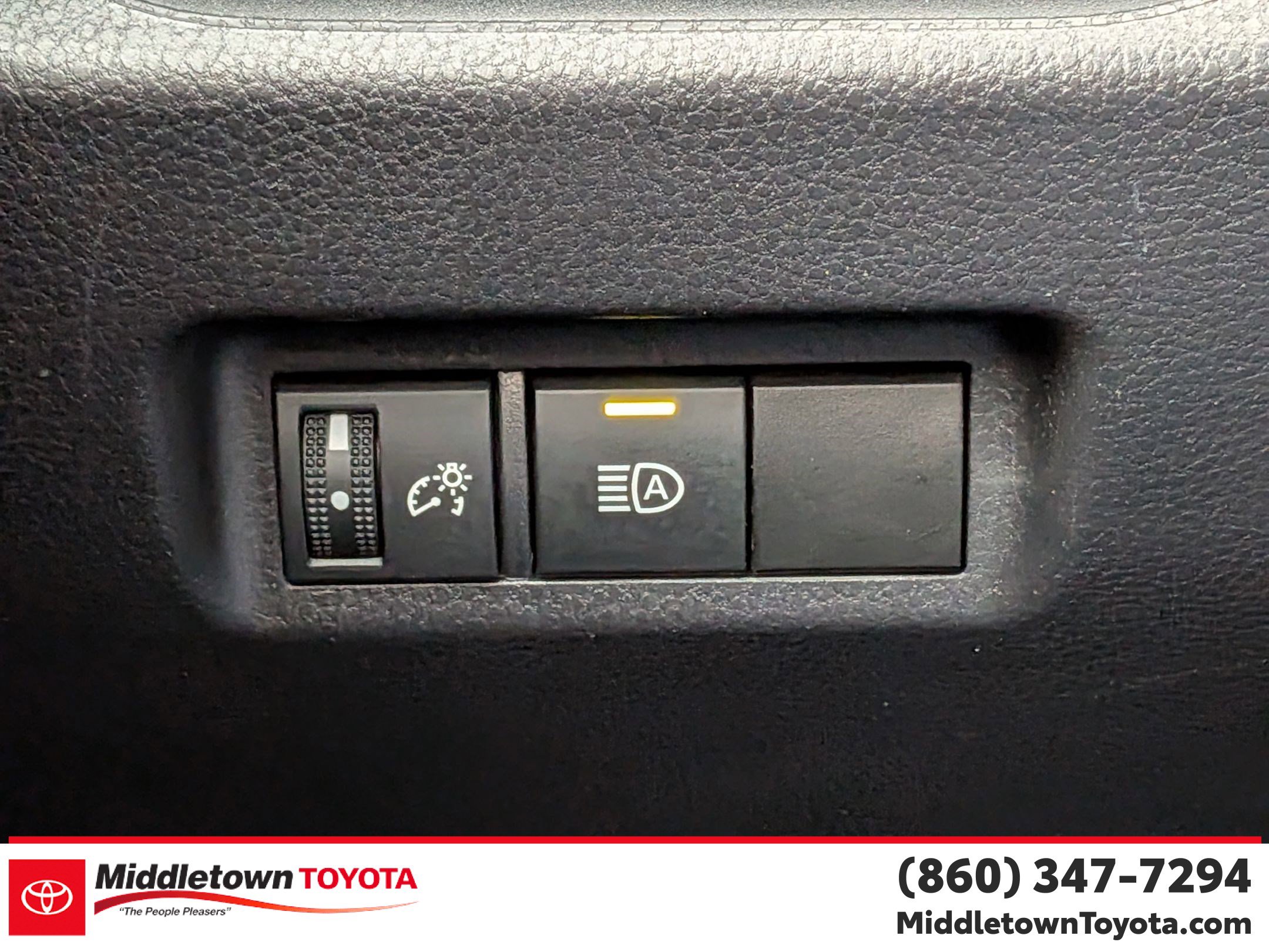 Certified 2025 Toyota RAV4 XLE AWD/4WD image 18