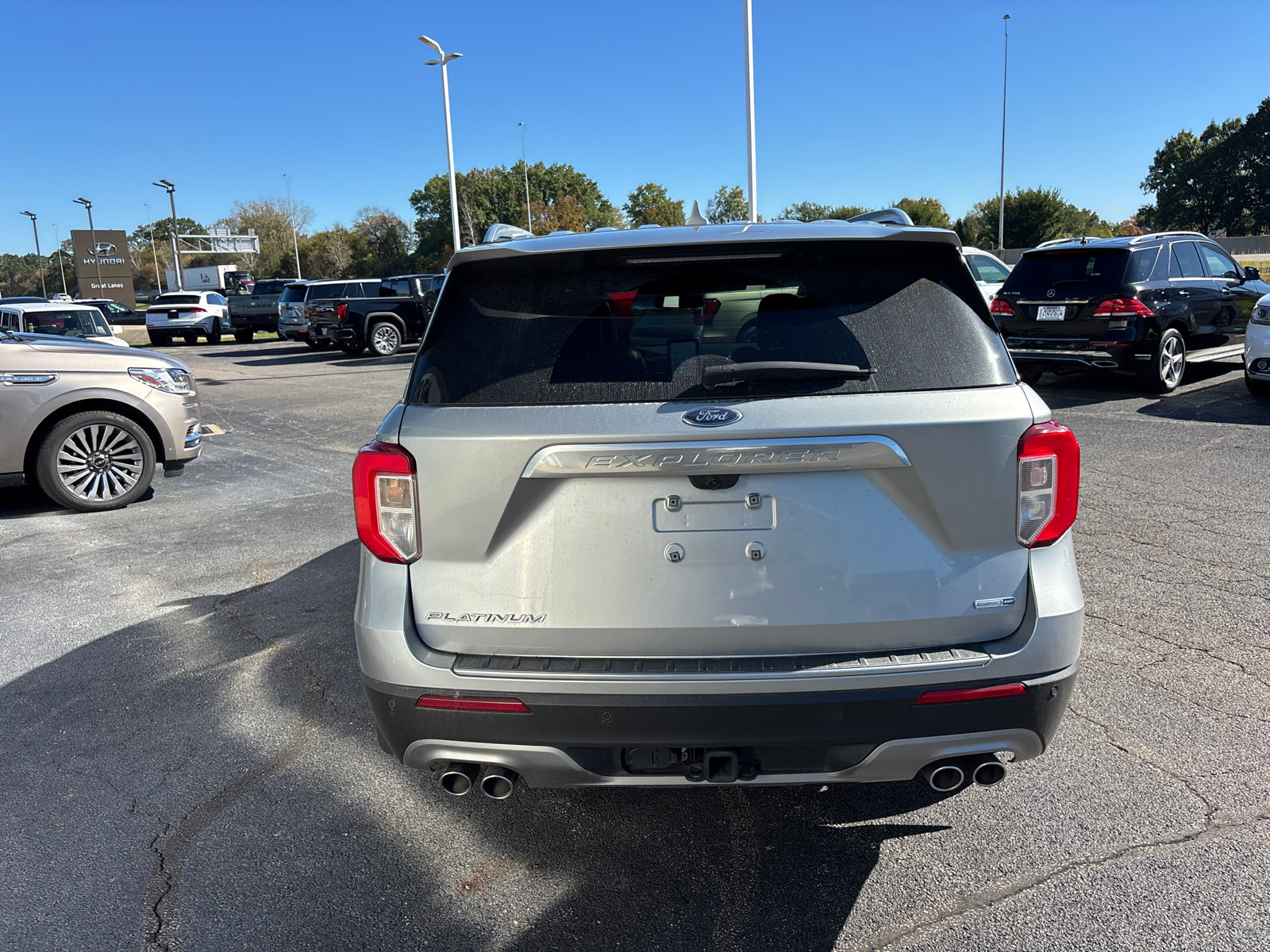 Used 2020 Ford Explorer Platinum w/ Premium Technology Package AWD/4WD image 6