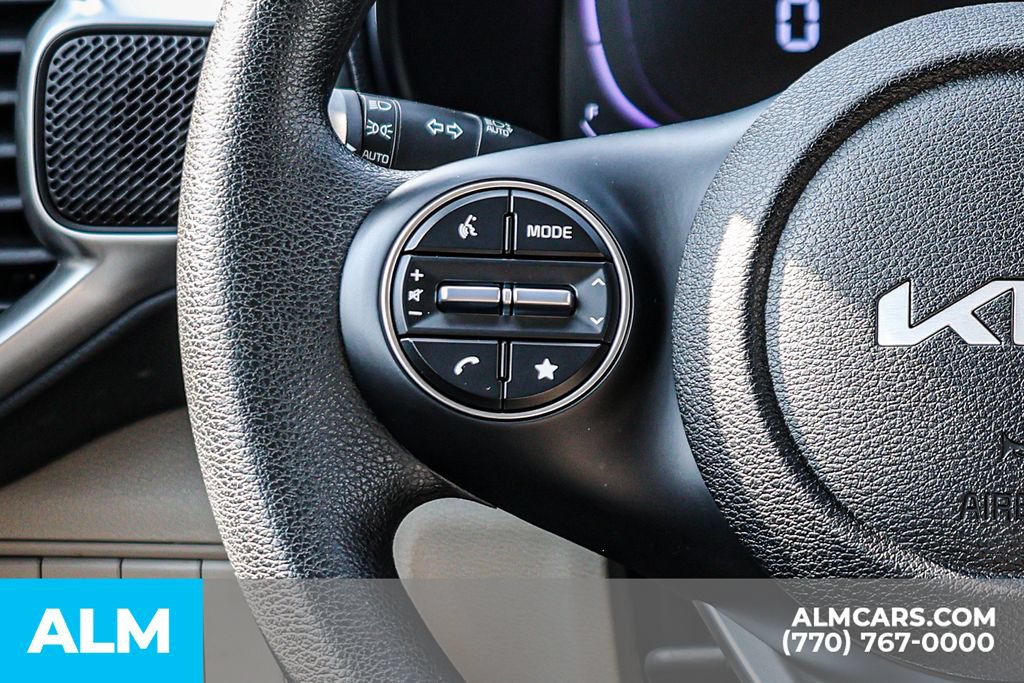 Used 2025 Kia Soul LX w/ LX Technology Package FWD image 33