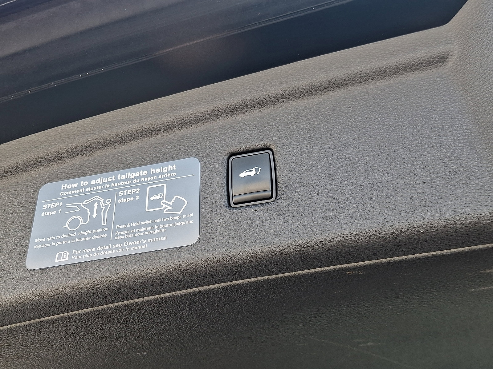 Used 2019 INFINITI QX50 Luxe w/ Navigation Package AWD/4WD image 29