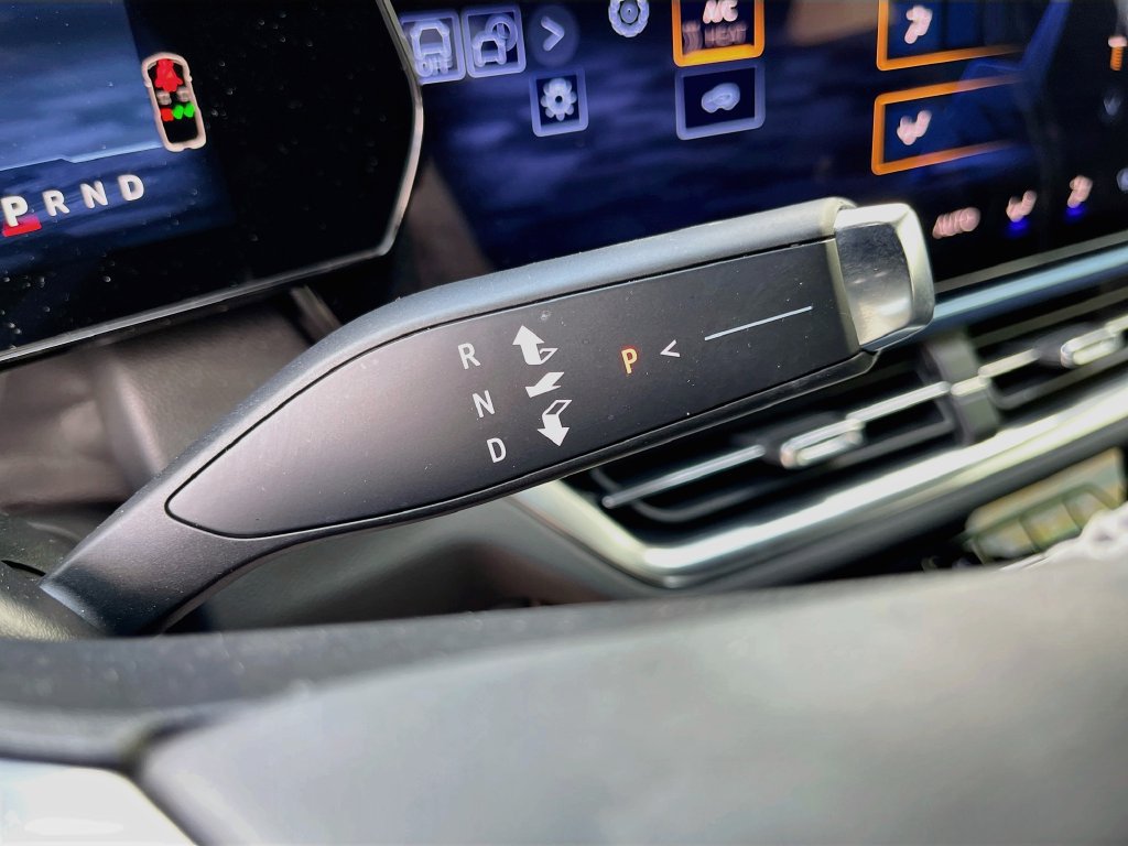 Used 2025 Chevrolet Equinox EV LT FWD image 26