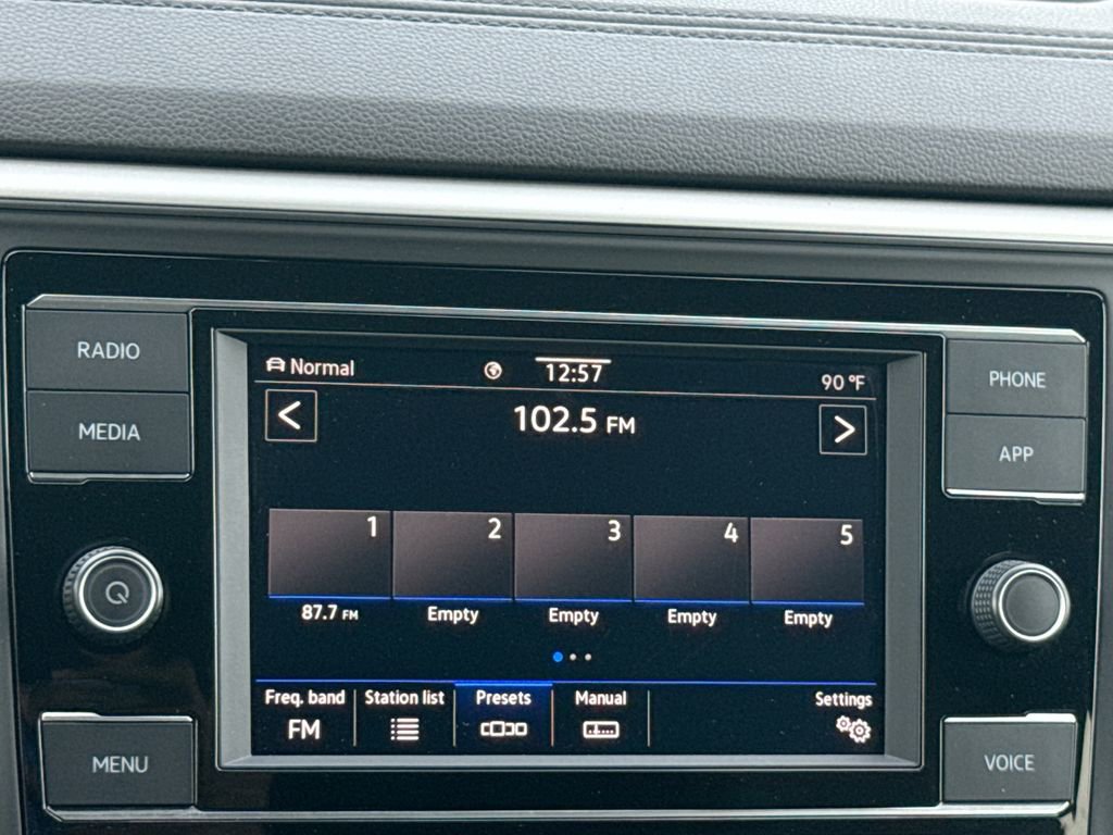 Used 2023 Volkswagen Atlas Cross Sport SE image 12