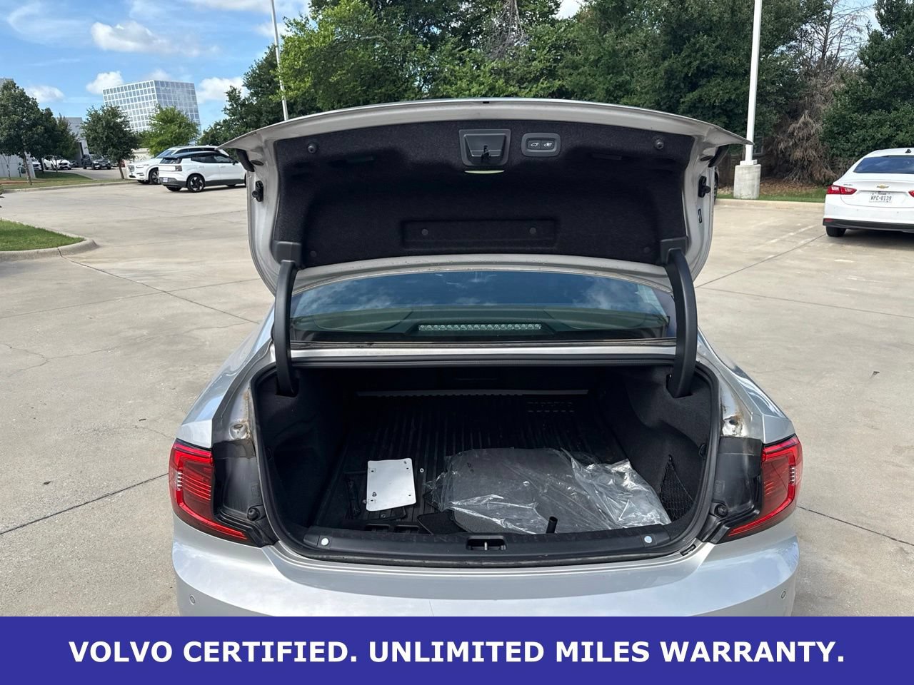 Certified 2023 Volvo S90 B6 Plus w/ Protection Package Premier AWD/4WD image 7