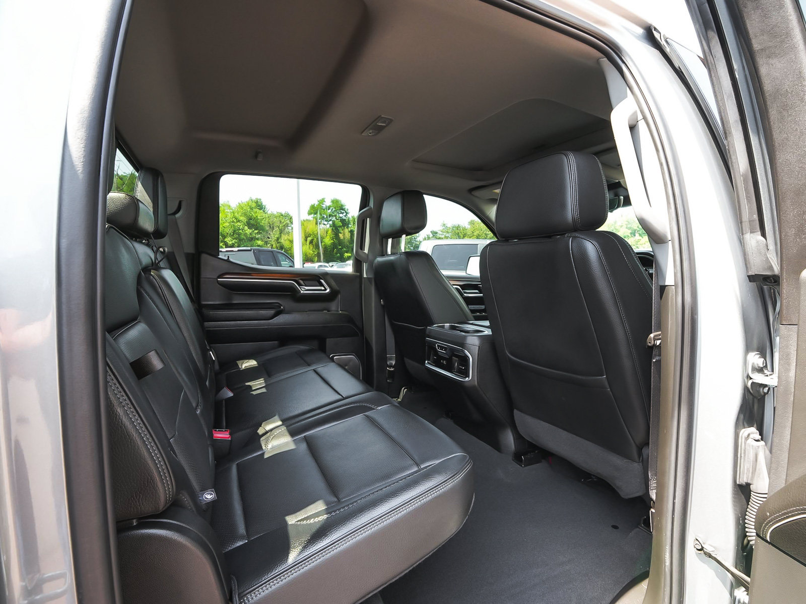 Used 2024 GMC Sierra 1500 Denali AWD/4WD image 39