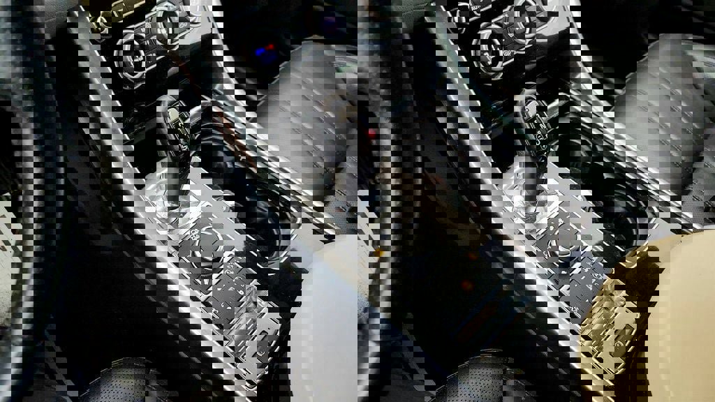 Used 2017 Land Rover Range Rover Sport HSE image 17