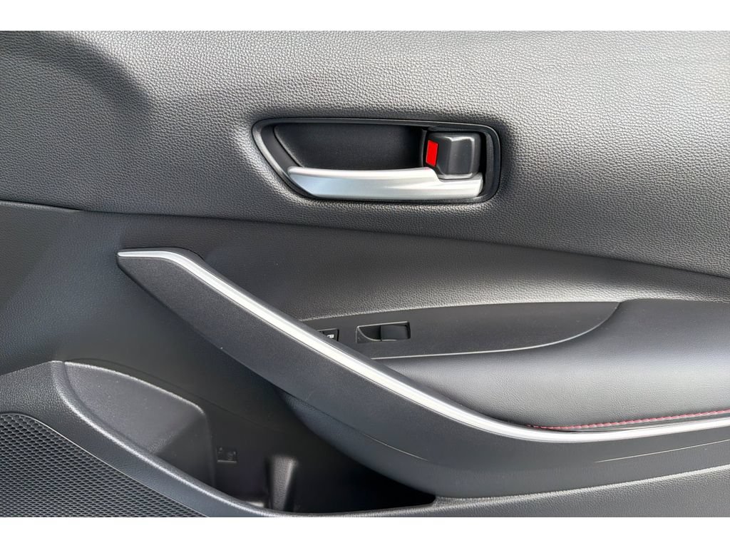 Certified 2025 Toyota Corolla SE w/ SE Premium Package FWD image 18