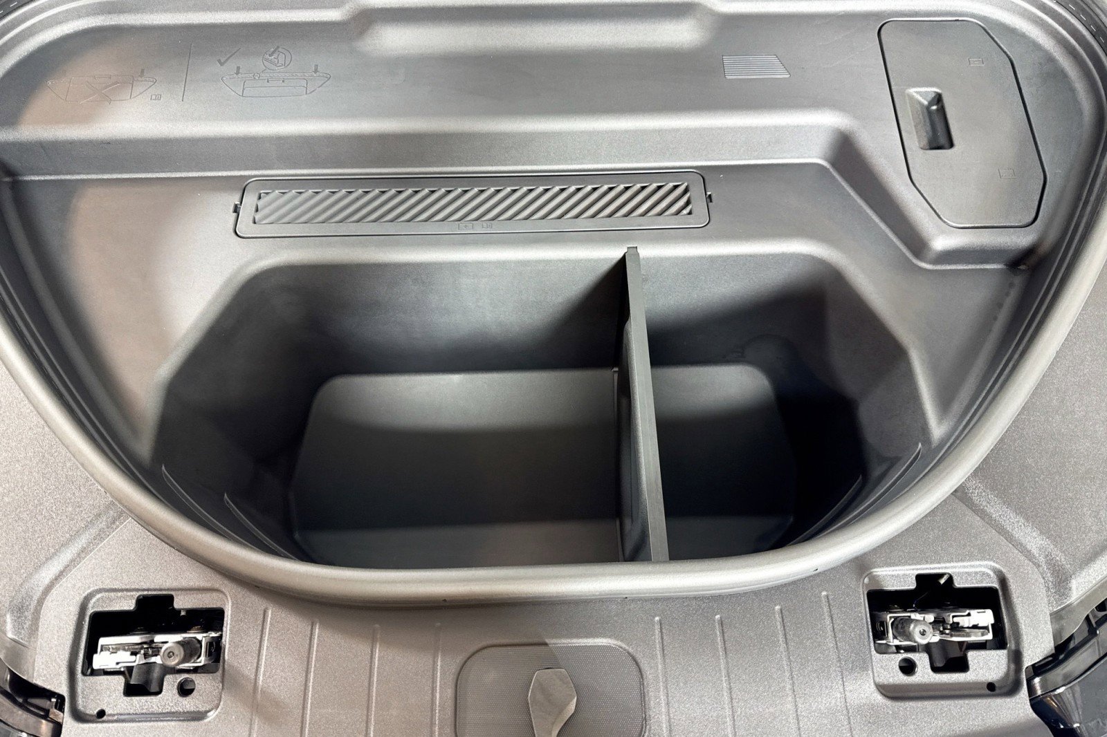 Used 2025 Audi Q6 e-tron Prestige w/ Beige Warm Weather Package image 28