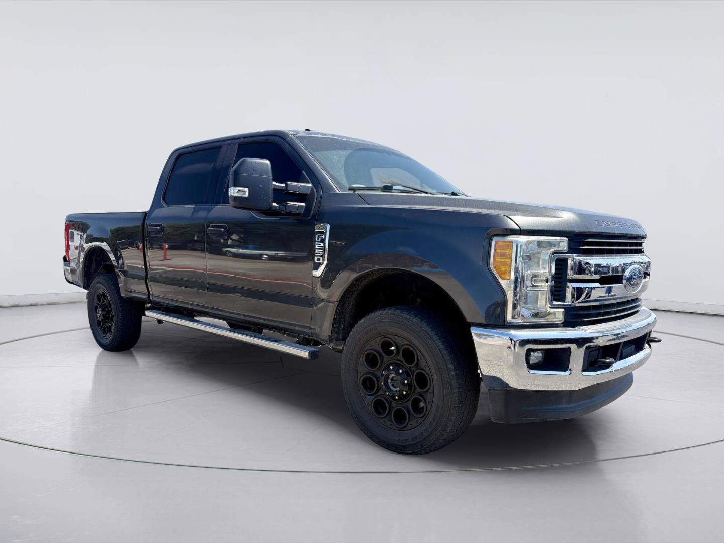 Used 2017 Ford F250 XLT w/ XLT Value Package AWD/4WD image 1