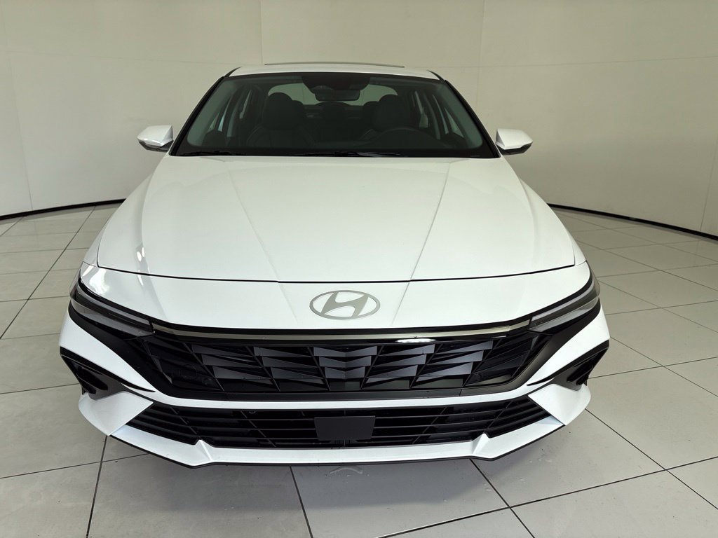 New 2026 Hyundai Elantra Limited FWD image 8