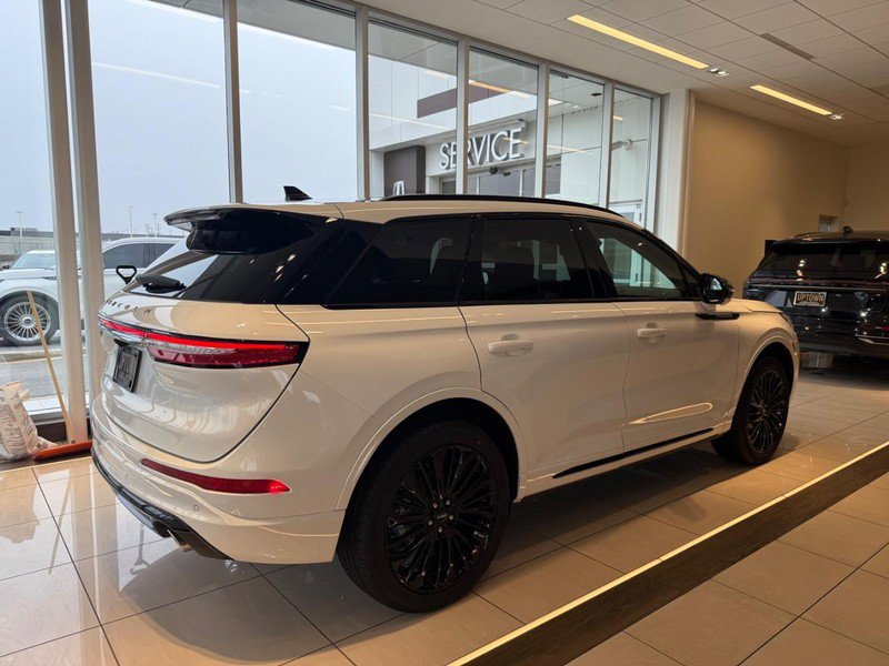 New 2026 Lincoln Corsair Grand Touring image 3