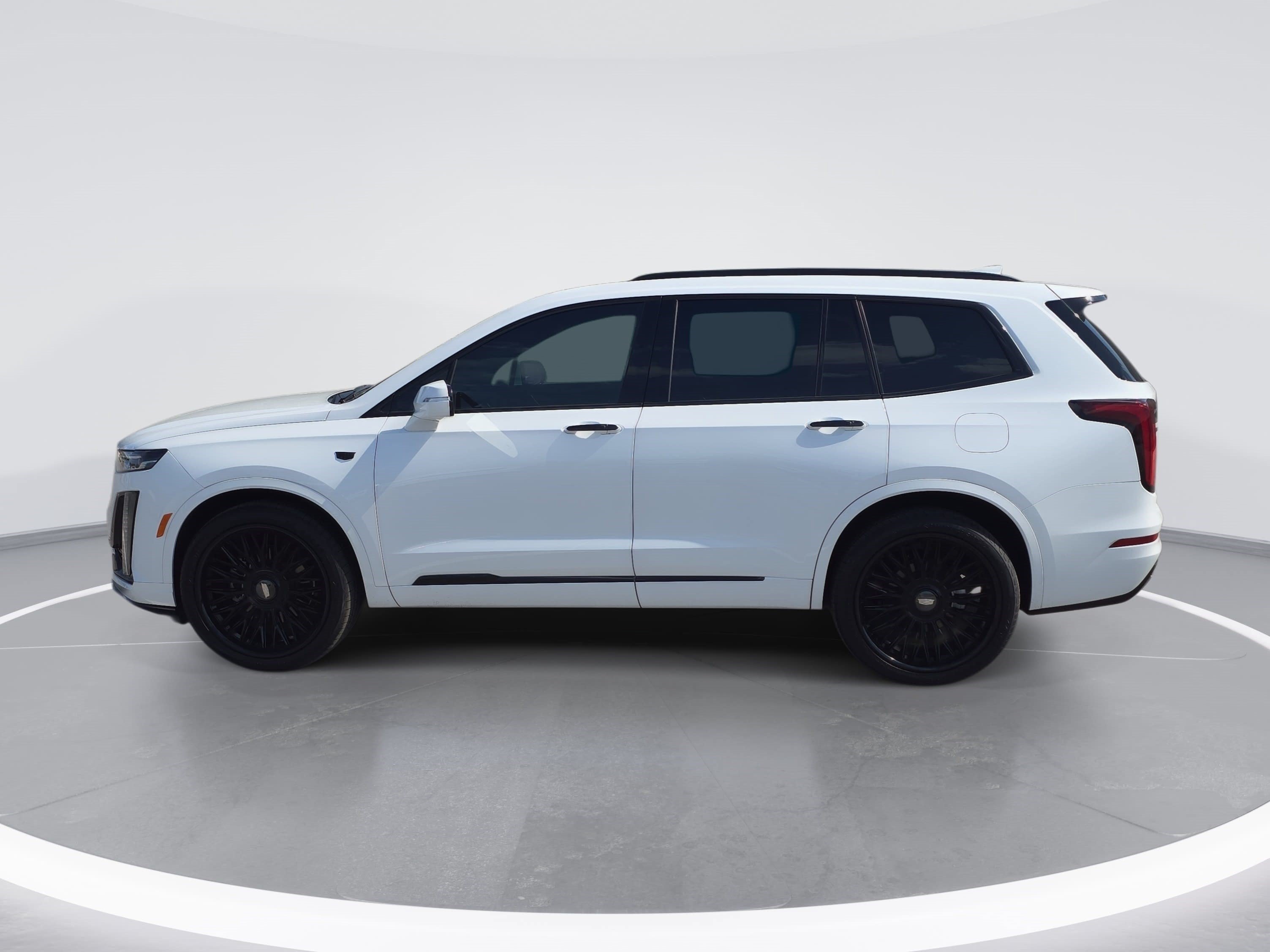 New 2025 Cadillac XT6 Luxury FWD image 6