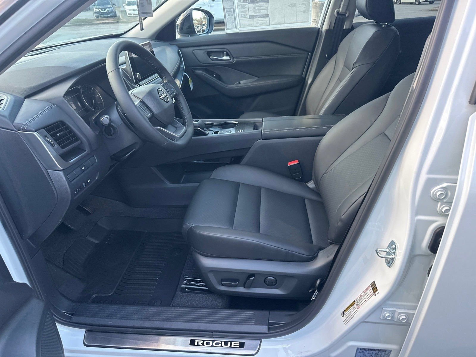 New 2026 Nissan Rogue Dark Armor FWD image 9