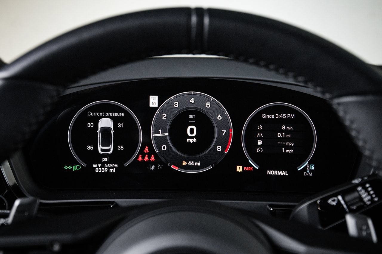 Certified 2025 Porsche Cayenne GTS AWD/4WD image 15