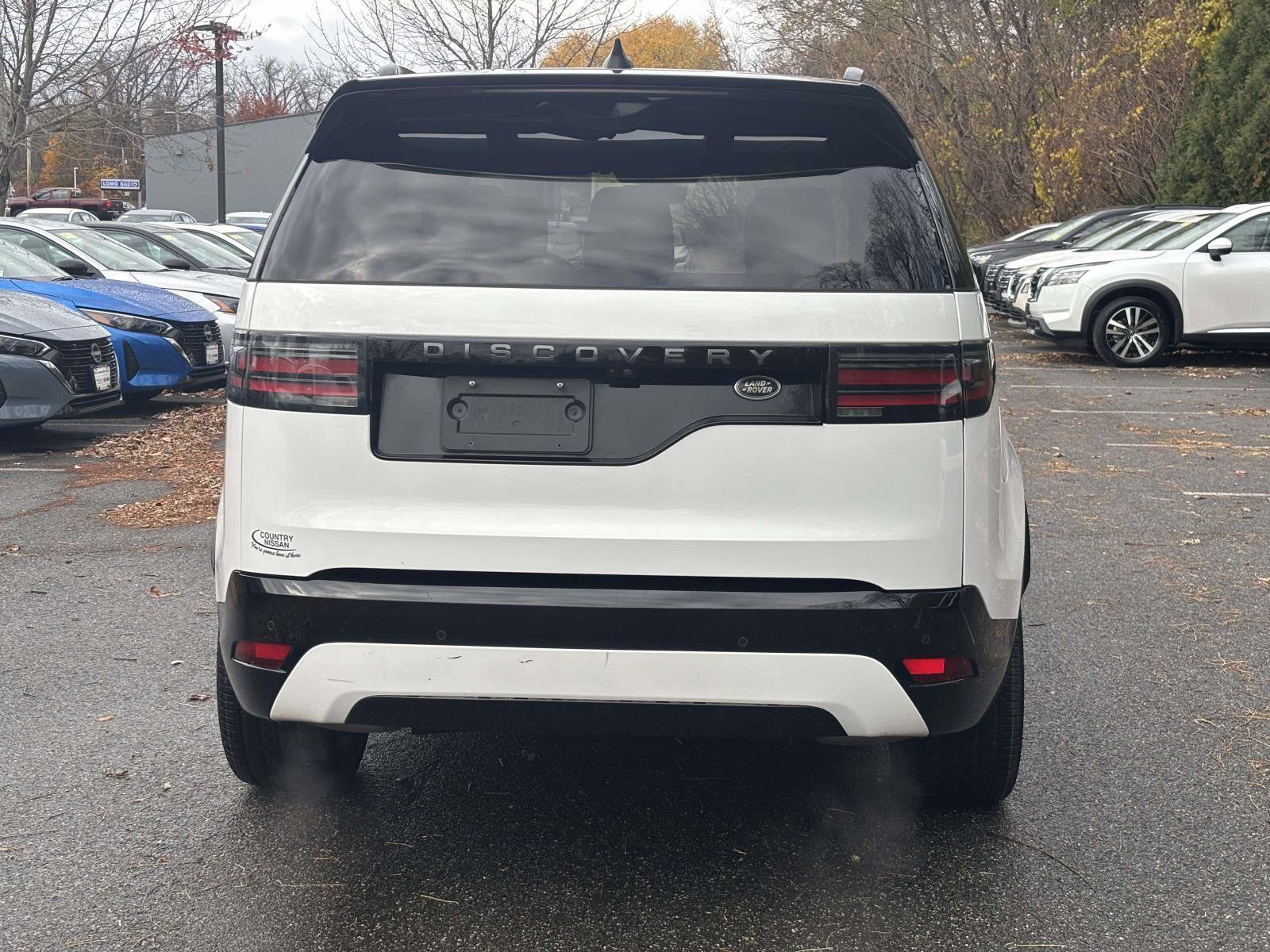 Used 2023 Land Rover Discovery S R-Dynamic image 6