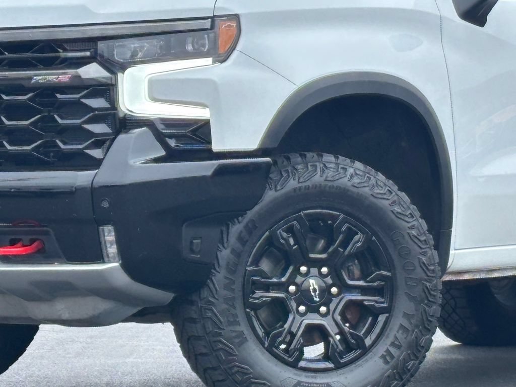 Used 2025 Chevrolet Silverado 1500 ZR2 w/ Technology Package AWD/4WD image 4