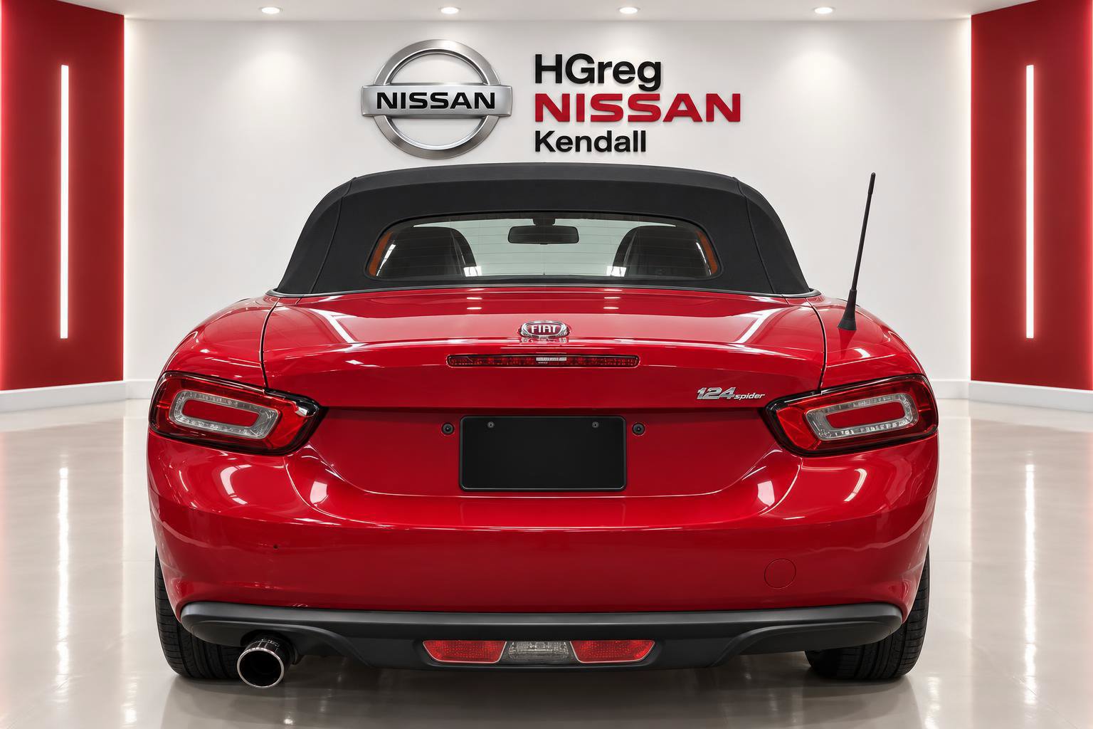 Used 2017 FIAT 124 Spider RWD image 6