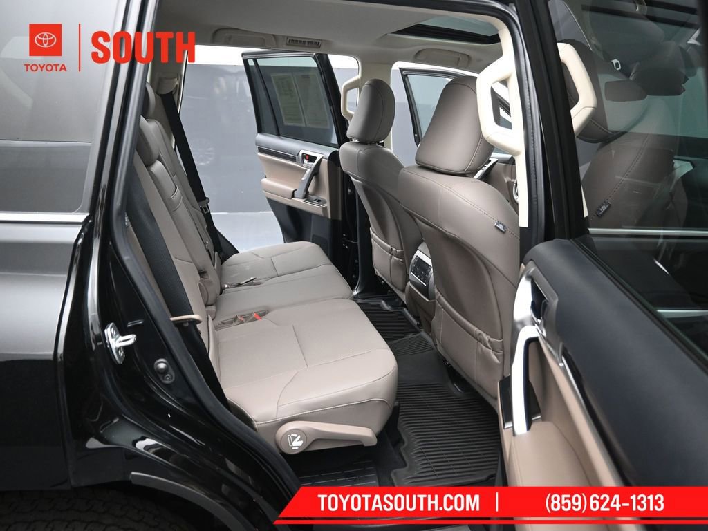 Used 2023 Lexus GX 460 Premium w/ Premium Package image 39