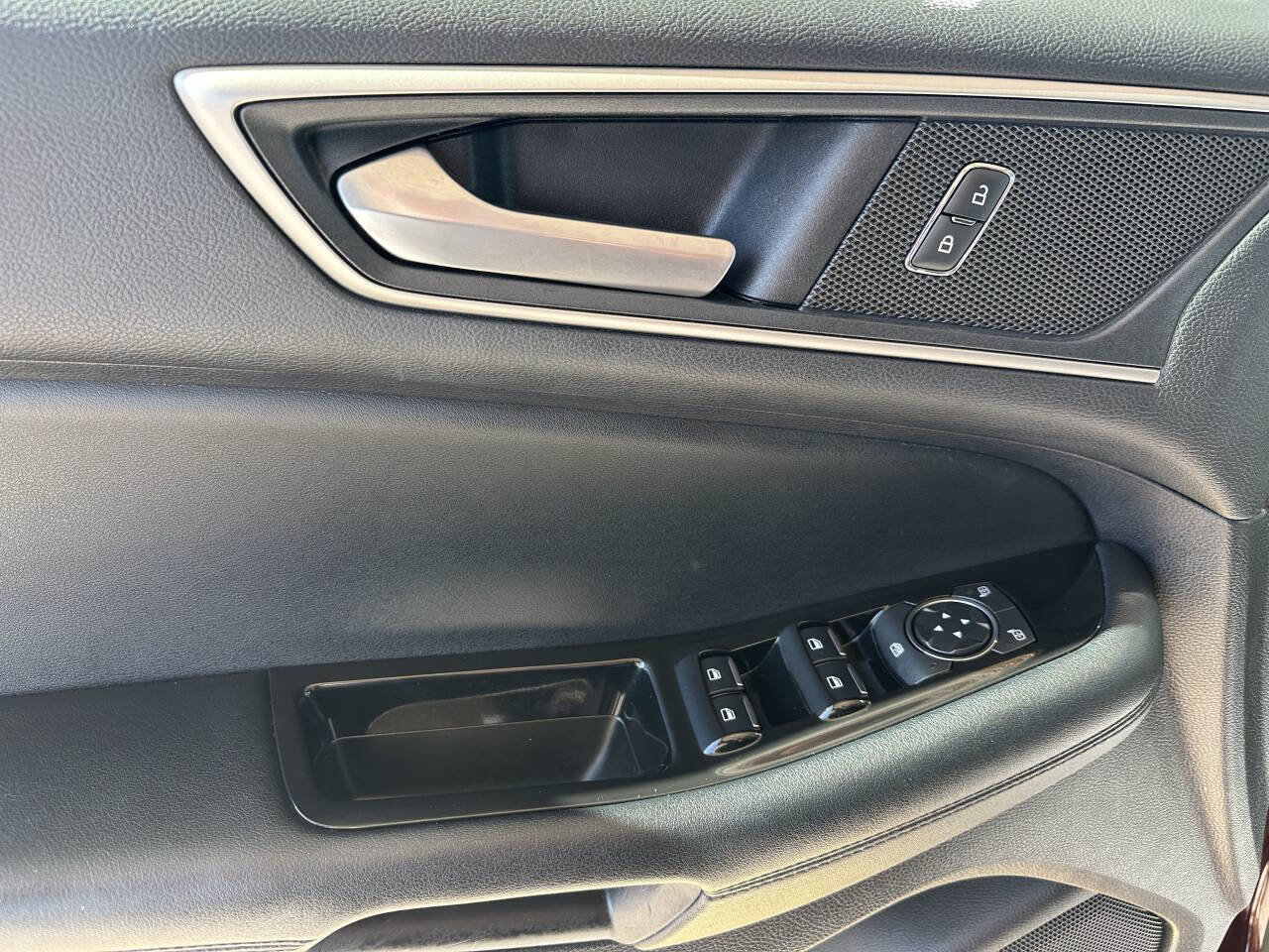 Used 2020 Ford Edge SEL FWD image 9