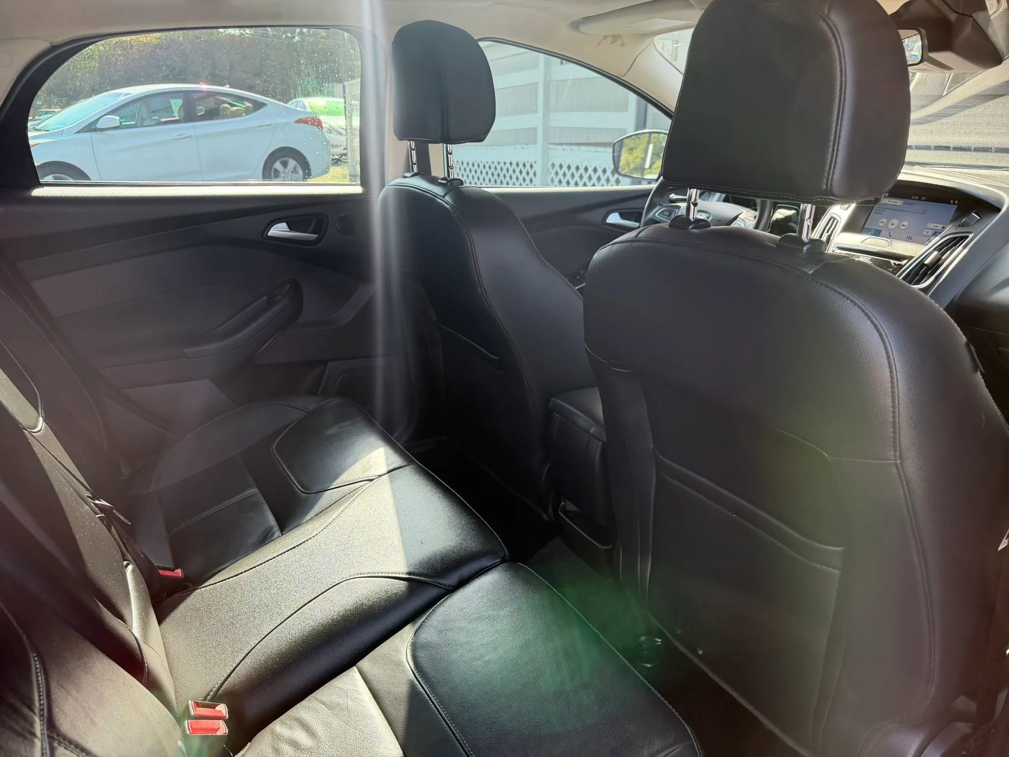 Used 2017 Ford Focus Titanium w/ Titanium Technology Package FWD image 22