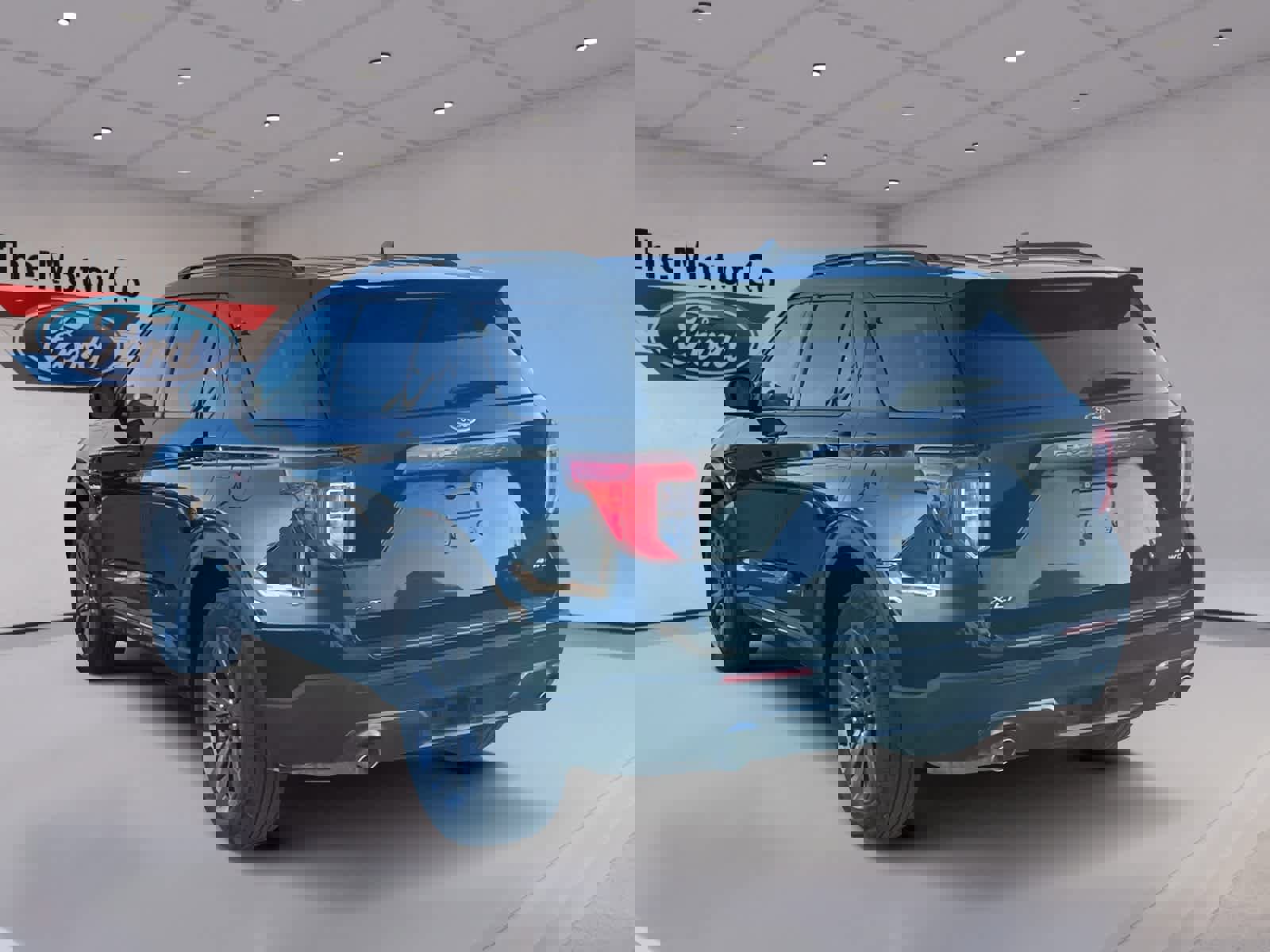 Certified 2023 Ford Explorer XLT w/ Equipment Group 202A image 7