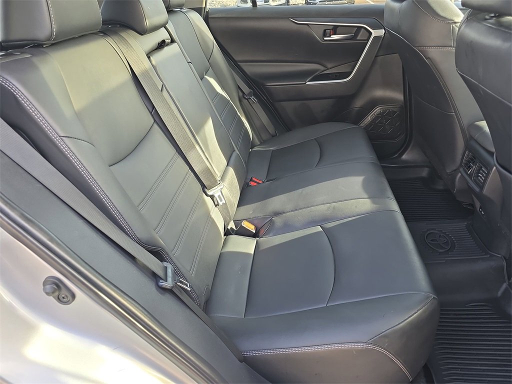 Used 2022 Toyota RAV4 XLE Premium image 28