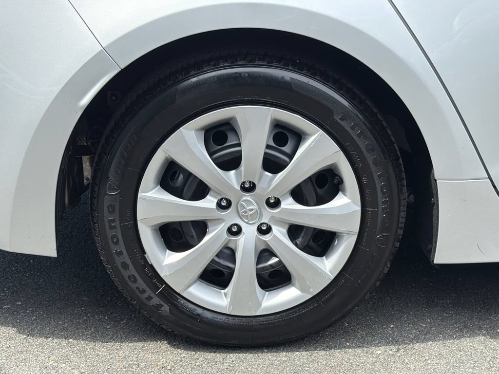 Used 2026 Toyota Corolla LE FWD image 7