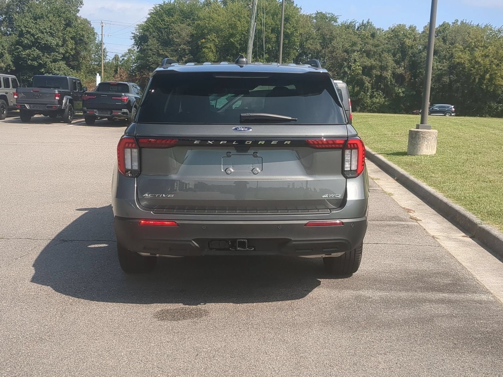 New 2026 Ford Explorer Active AWD/4WD image 4