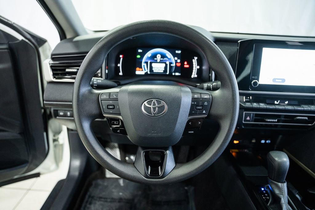 Used 2025 Toyota Camry LE image 25