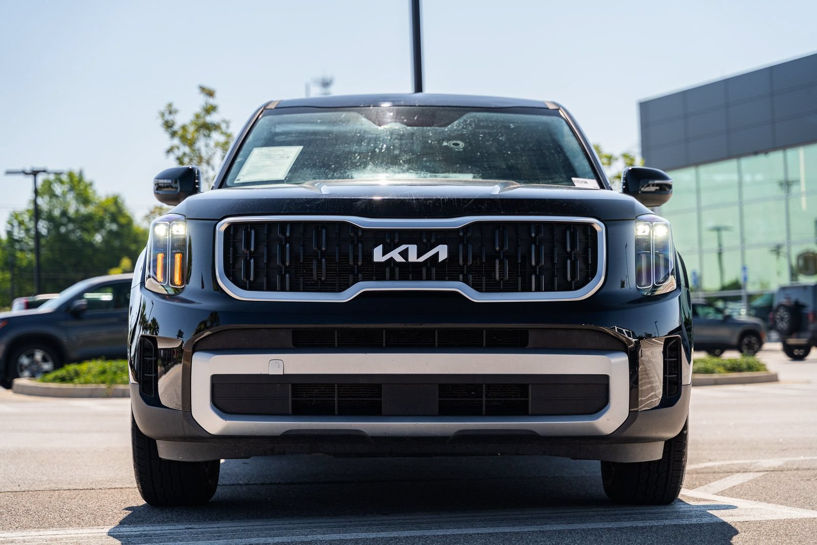 Used 2024 Kia Telluride LX FWD video 2