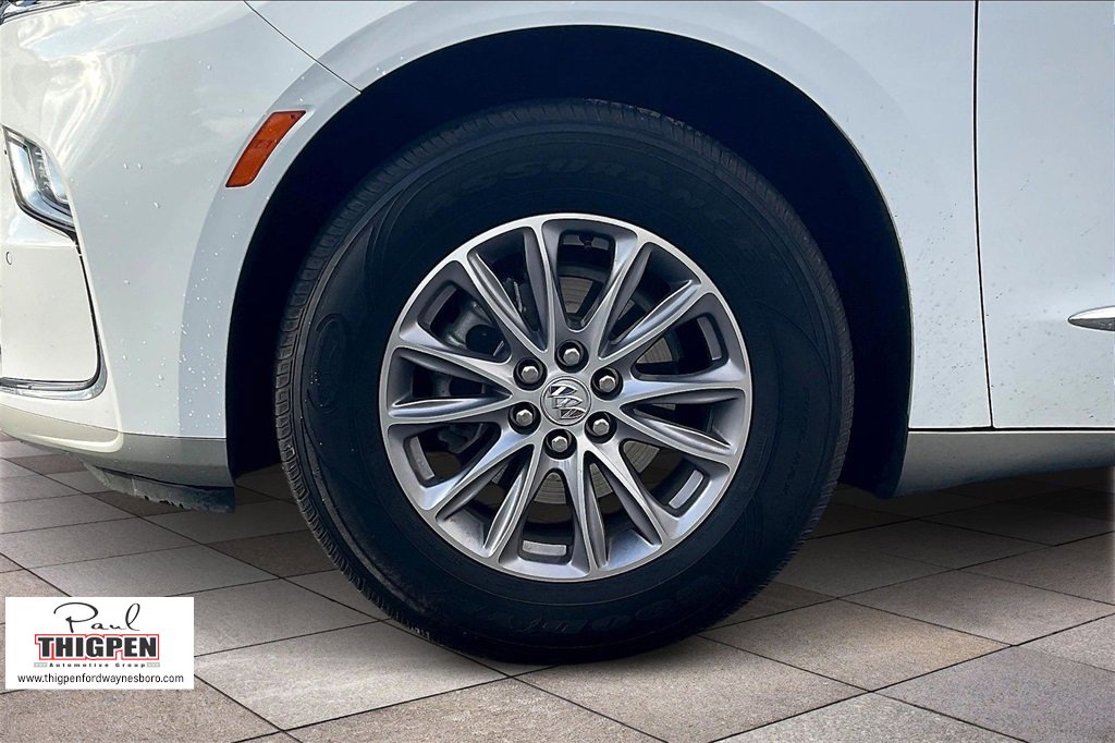 Used 2024 Buick Enclave Premium image 9