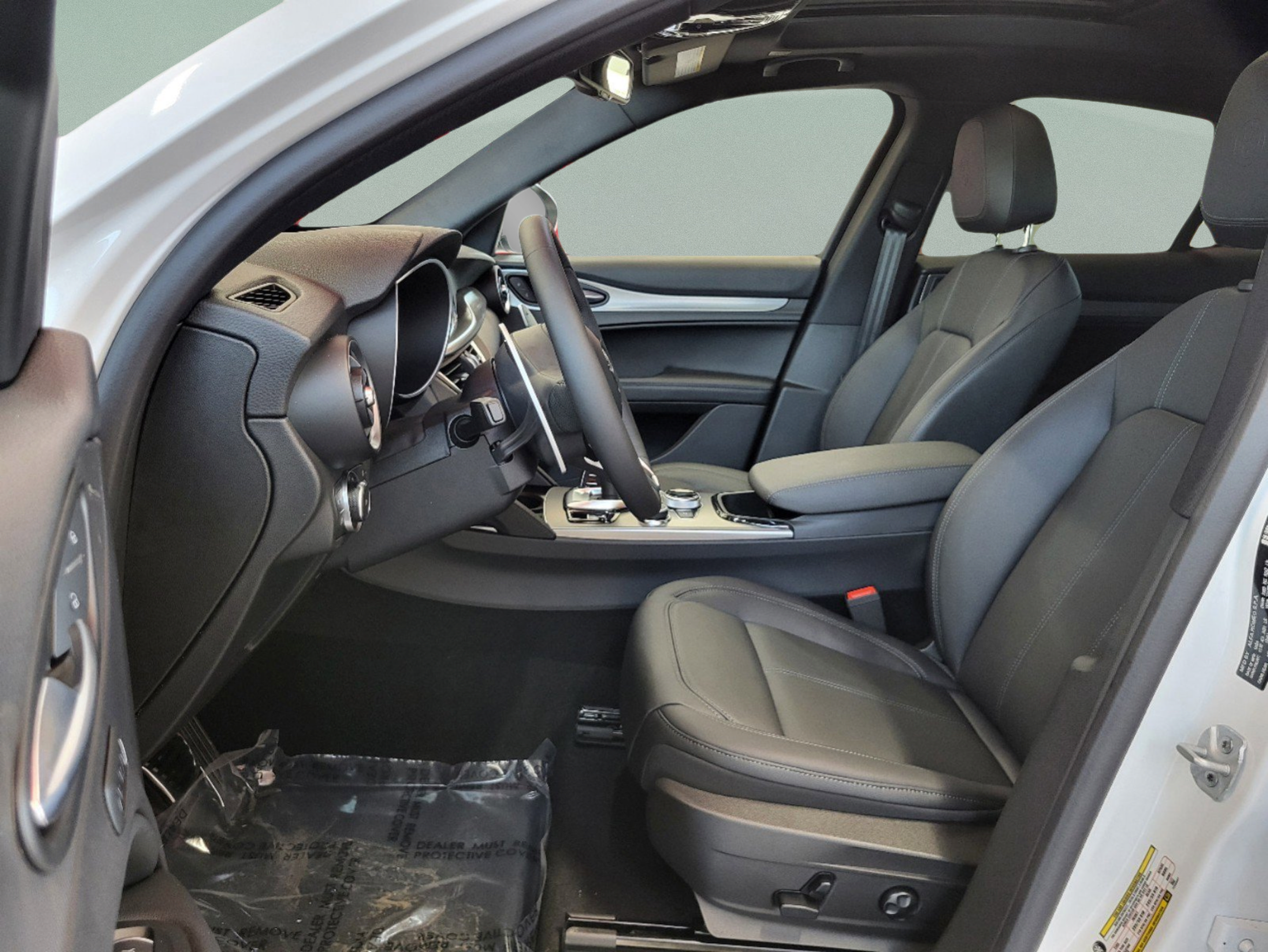 New 2025 Alfa Romeo Stelvio Sprint AWD/4WD image 17