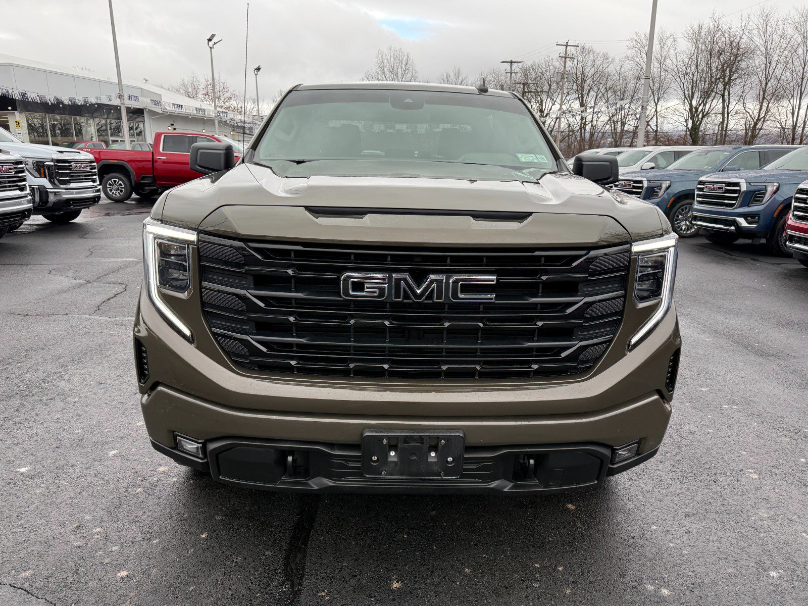 Used 2024 GMC Sierra 1500 Elevation w/ LPO, Elevation Black Package image 8