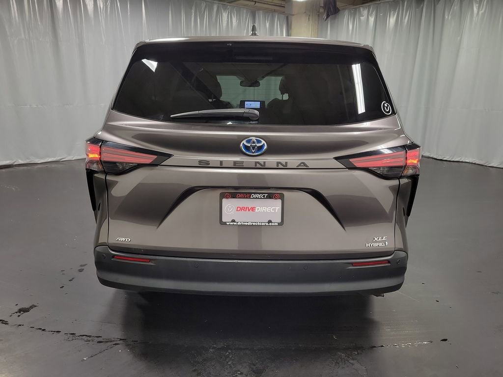 Used 2021 Toyota Sienna XLE AWD/4WD image 7