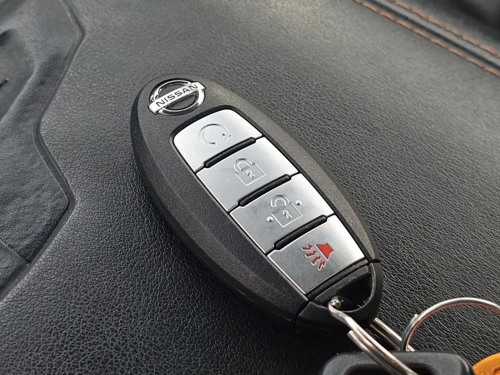 Used 2017 Nissan Titan Platinum Reserve image 36