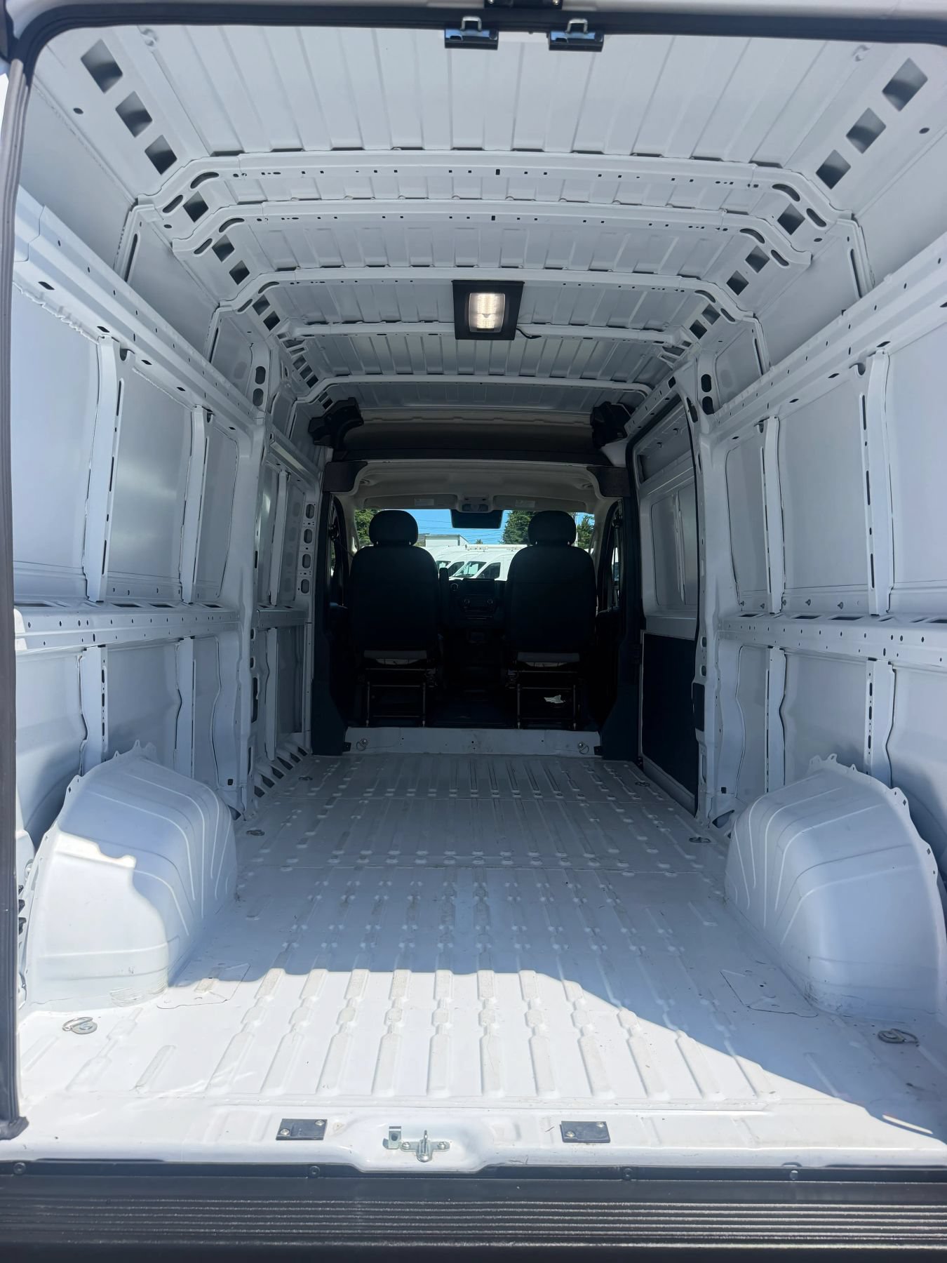 Used 2026 RAM ProMaster 2500 w/ Convenience Group FWD image 20