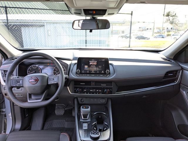 Used 2026 Nissan Rogue SV image 17