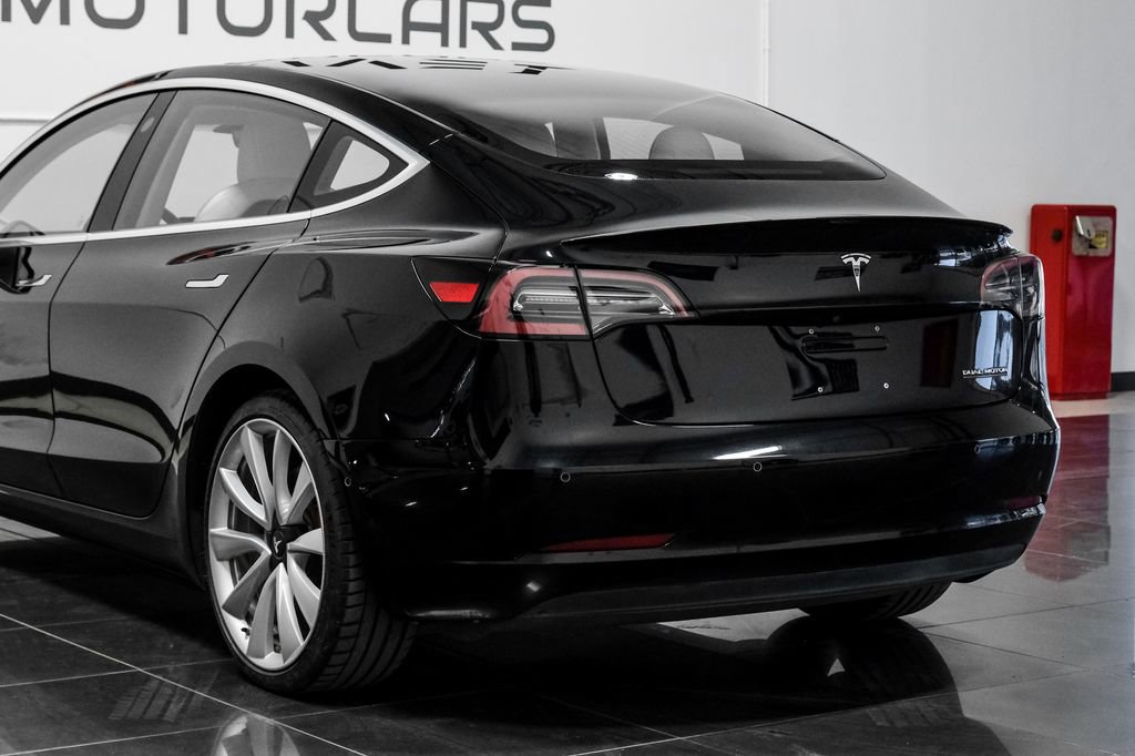 Used 2018 Tesla Model 3 Performance image 16