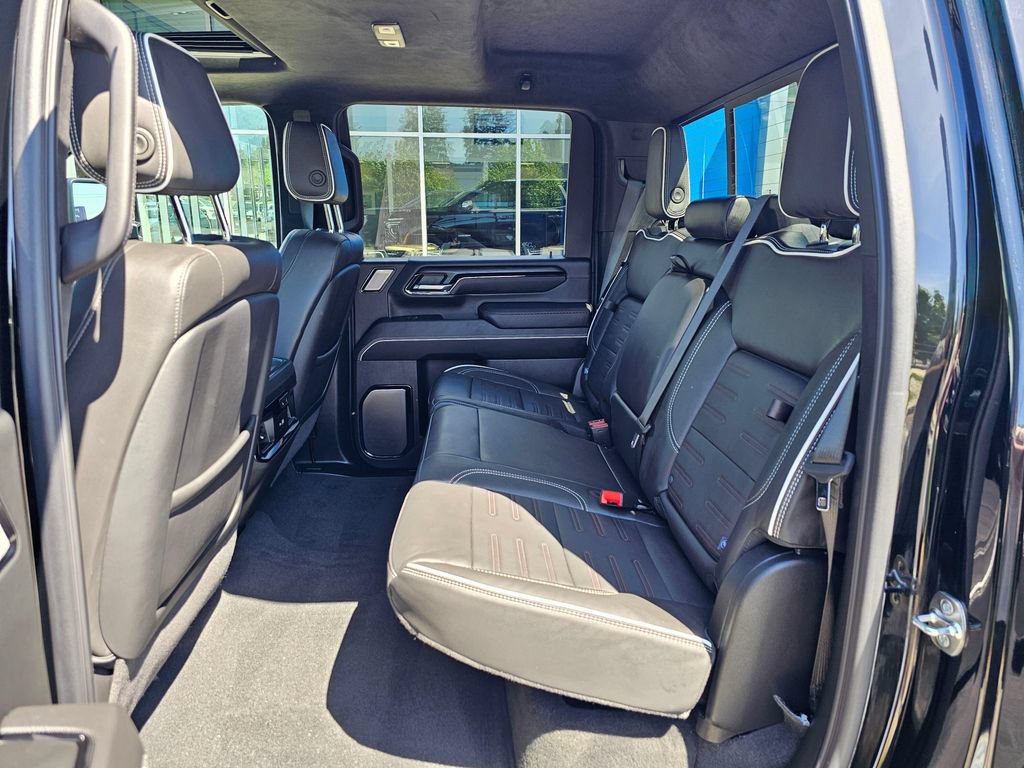 Used 2025 GMC Sierra 2500 AT4X AWD/4WD image 17