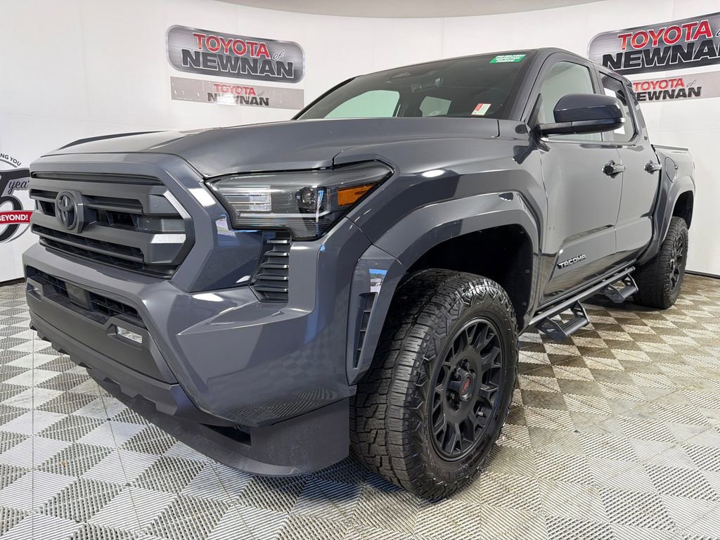 Used 2025 Toyota Tacoma SR5 AWD/4WD image 7