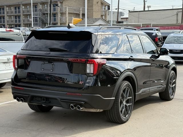 Used 2025 Ford Explorer ST RWD image 4