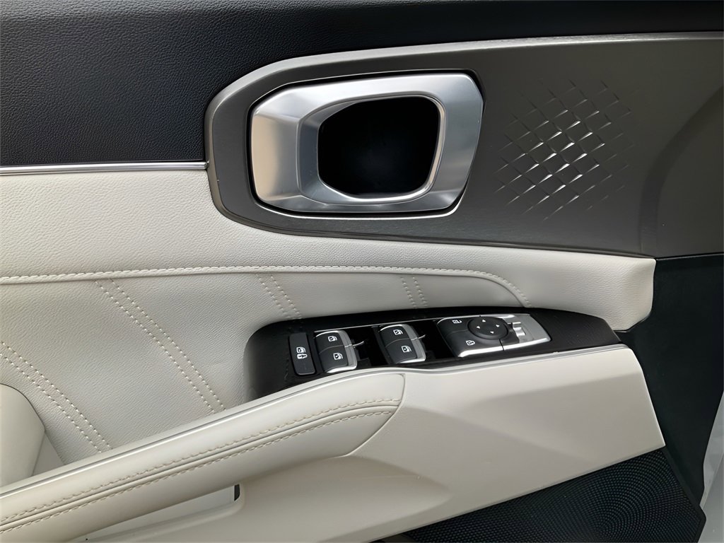 Used 2022 Kia Sorento SX image 18