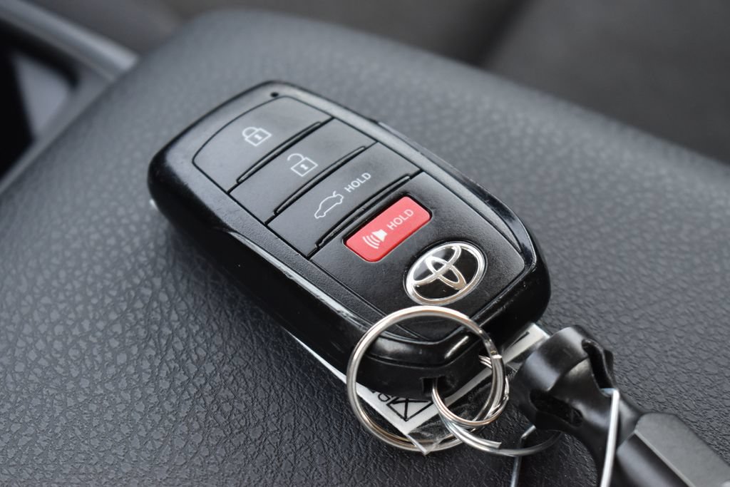 Used 2025 Toyota Camry LE FWD image 36
