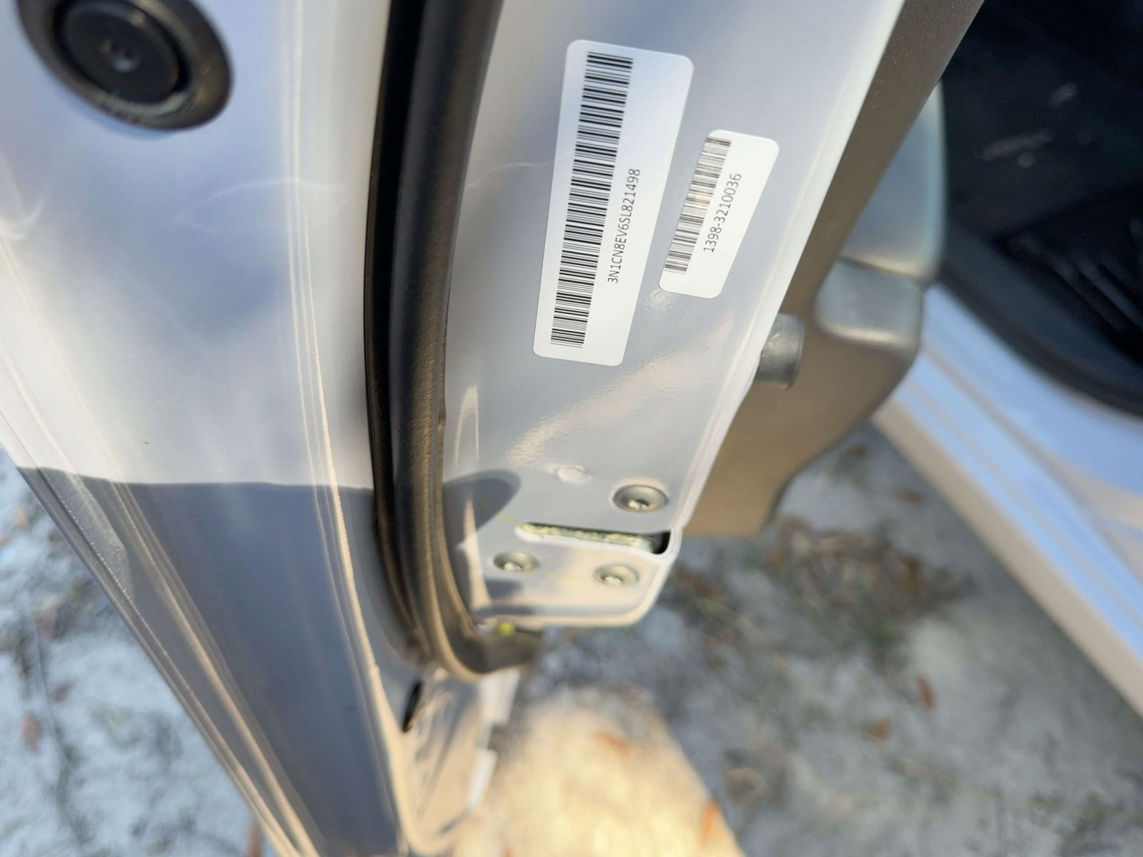 Used 2025 Nissan Versa SV image 4